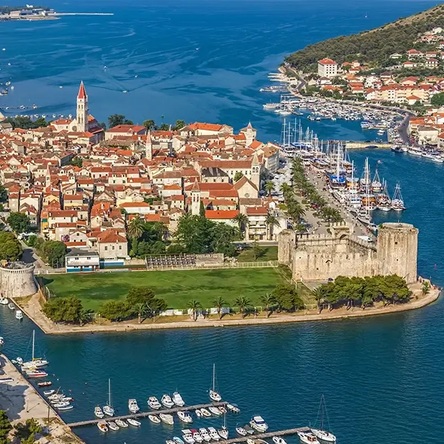 Catamaran Trogir