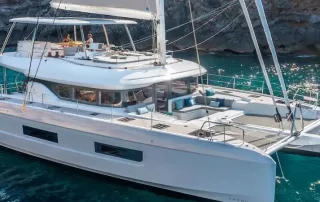 Lagoon 60 10